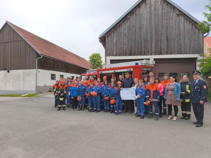 FU spendet an die Gemeindejugendfeuerwehr